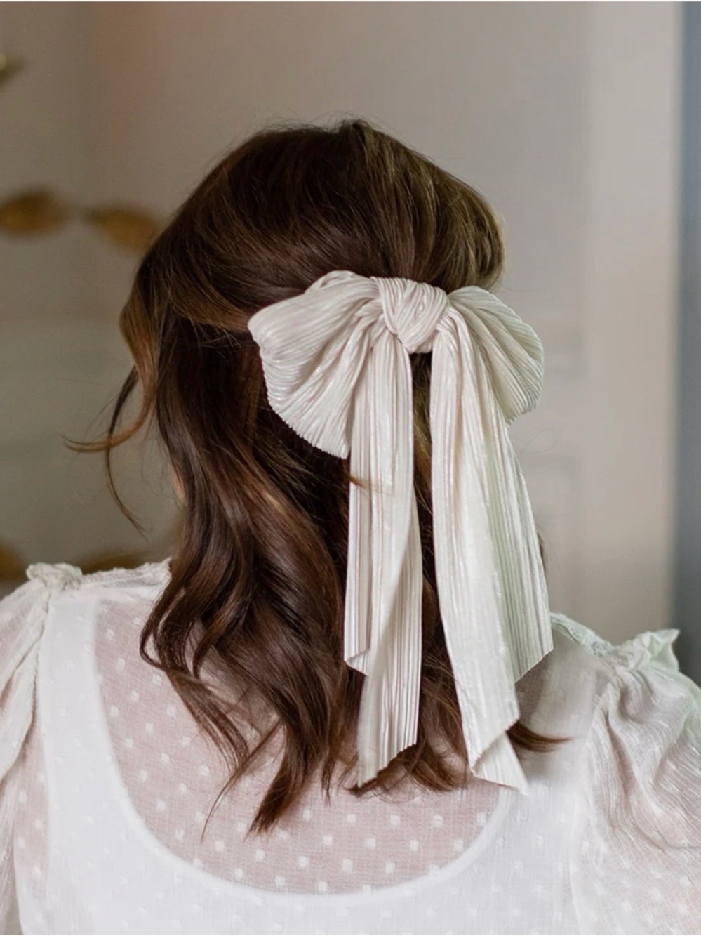 Chelsea King x Jillian Harris Plisse Ivory Hair Bow - Picture 2 of 6